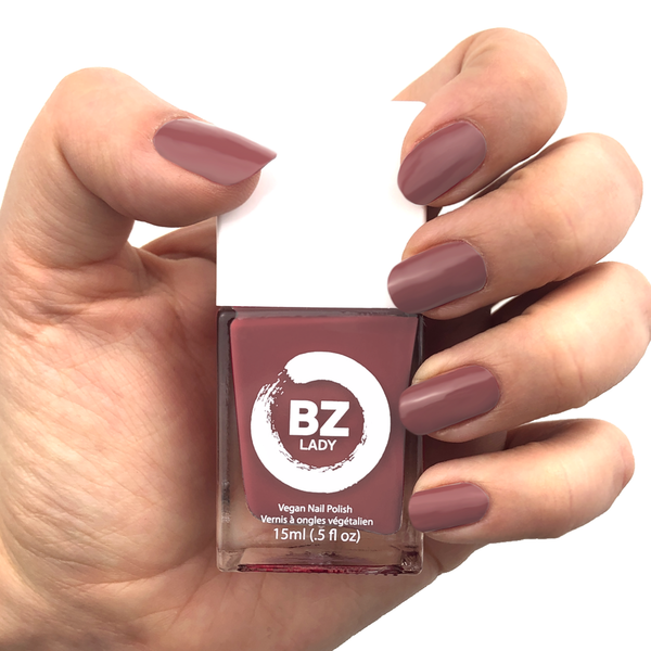 Vernis à ongles végan non-toxique cannelle marron-rouge BZ Lady Babylon