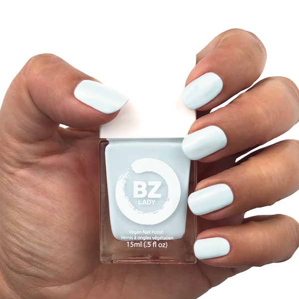 Vernis à ongles végan non-toxique bleu pastel BZ Lady Chenonceaux