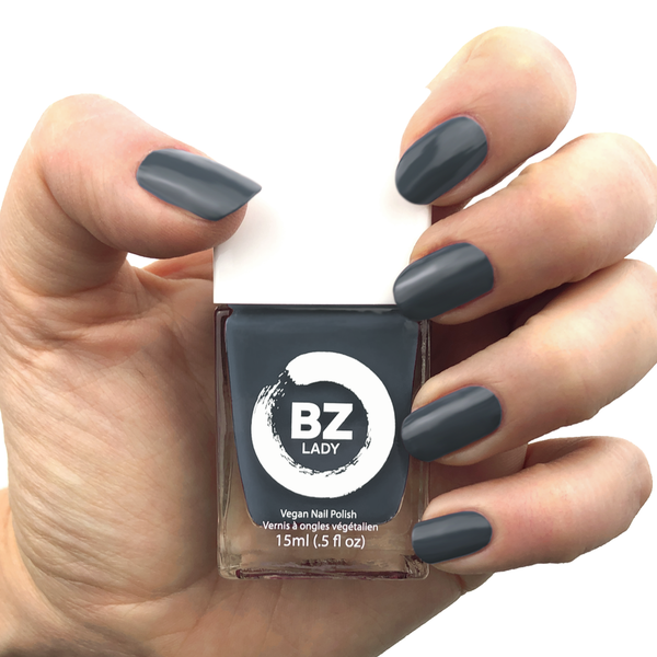 Vernis à ongles végan non-toxique gris bleu foncé BZ Lady Banff